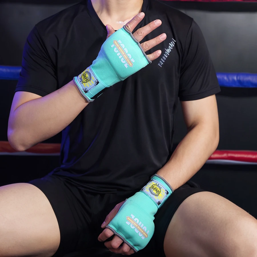 MMA نصف اصبع جل قفازات الملاكمة سميكة الملاكمة الذروة درع ساندا التدريب اليد التفاف القفازات الداخلية الملاكمة التدريب الملحقات