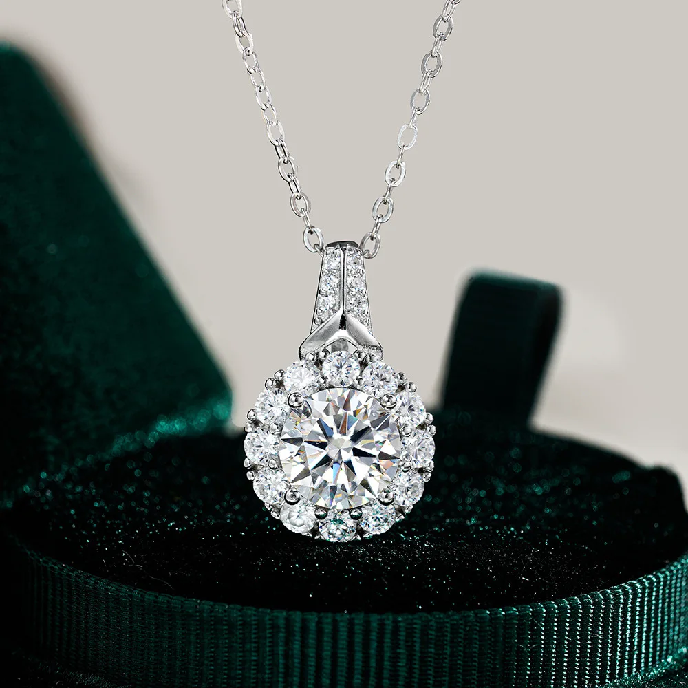 18K Gold Pendant, 2-carat Mozambique Diamond Necklace, Women's Fashionable Round Bag, Platinum PT950 Pendant, Collarbone Chain