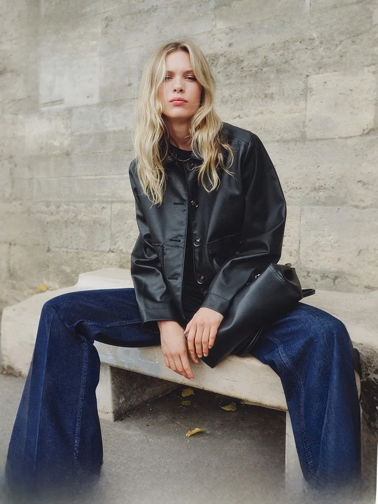 

Зимнее женское пальто H&M с покрытием, модель 306532, 100% полиэстер, осень 2025, премиум-класс, кожаное.