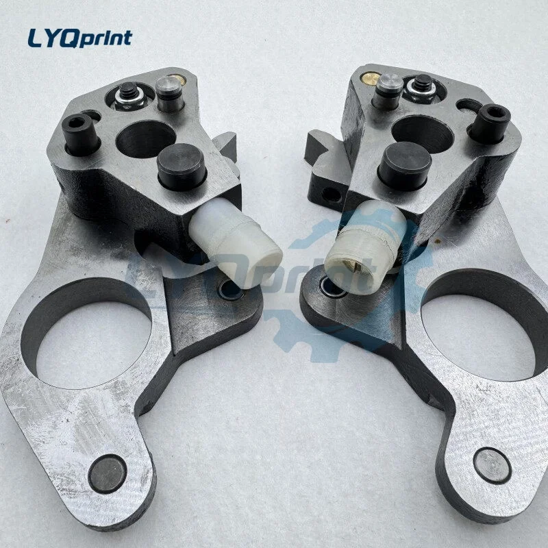 

1 Piece 42.030.104 Water Roller Swing Arm Bracket Water Roller Seat For GTO52 GTO46 Printing Machine Parts