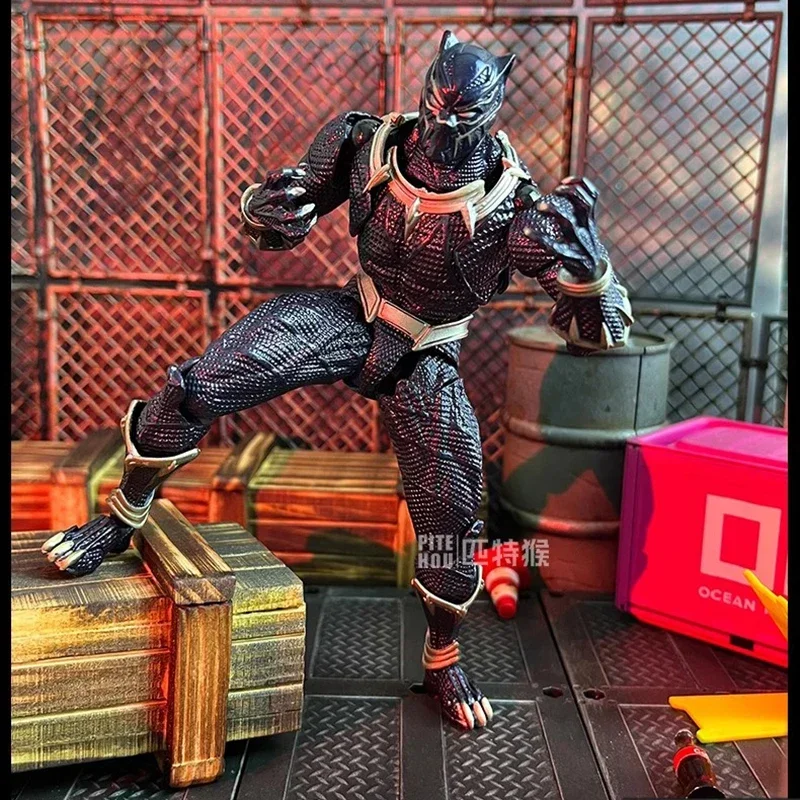 Original Marvel Kaiyodo No.030 Black Panther Revoltech Amazing Yamaguchi 17cmanime Action Collection Figures Model Toys Boy Gift