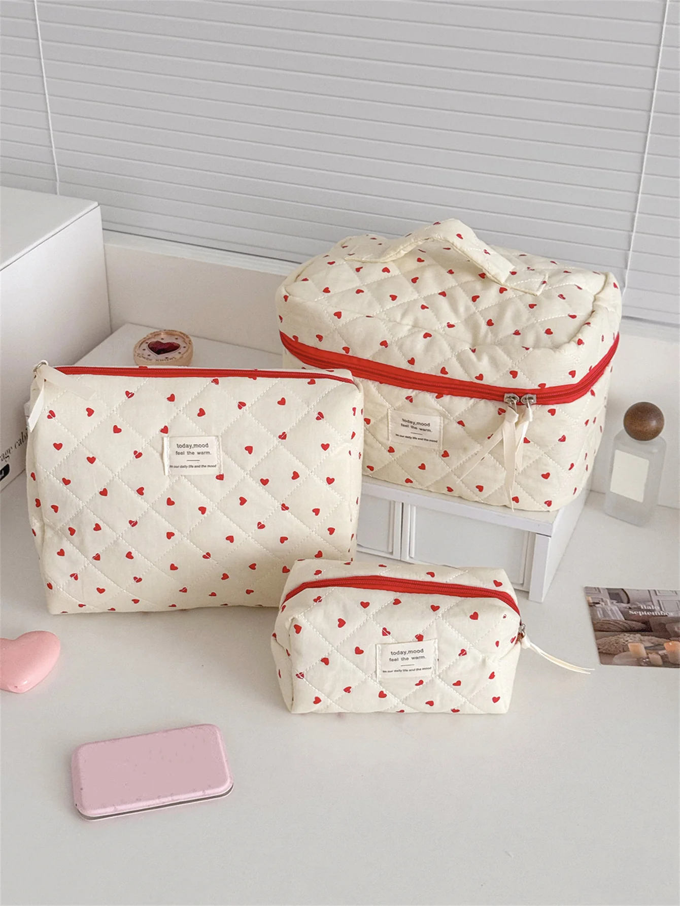 

1 pc Korean Style Mini Red Heart Makeup Bag Portable Women Cosmetic Tools Storage Pouch Travel Small Makeup Holder Brush Bag Wit