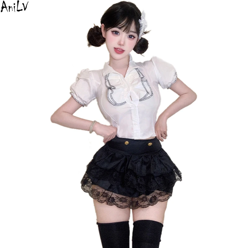 メイド風フリルで彩る、ハイウエスト・レースティアードミニ