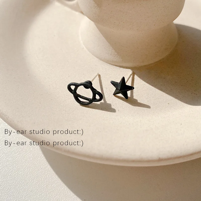 Unisex Mini Black Space Star Earrings for Women Men Korean Asymmetric Small Cute Metal Stud Earrings Fashion Jewelry Wholesale