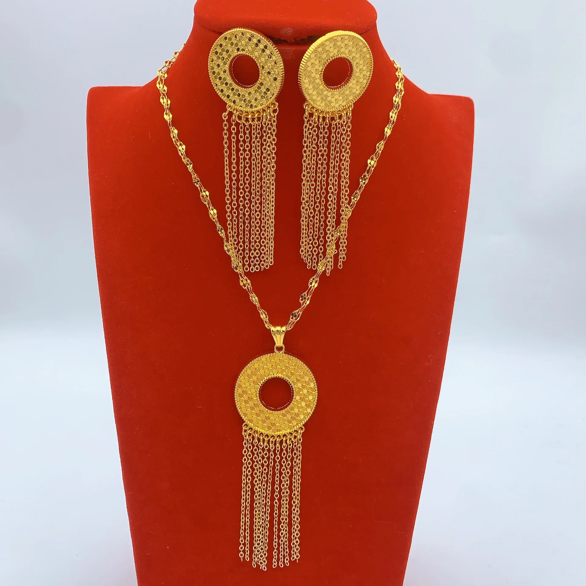 

Новый французский модный комплект украшений из Дубая: позолоченные 24-каратным золотом ожерелье и серьги, изысканный набор для помолвки или вечеринки для любимого человека