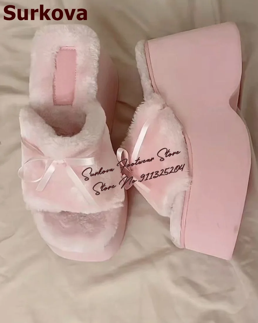 

Surkova/милые розовые сабо на танкетке, мягкие плюшевые уличные современные тапочки на высокой платформе, атласные модельные туфли без шнуровки с узлом-бабочкой