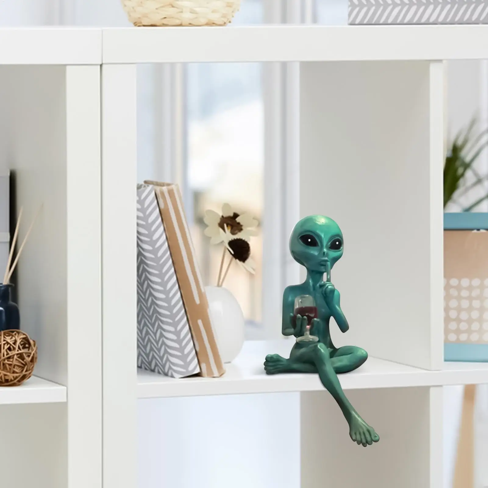 Alien Figurine Resin Statue Decor Holding Wine Glass Funny Sci Fi Shelf Desktop Toy Gift for Men Home Office Garden Bar Decor
