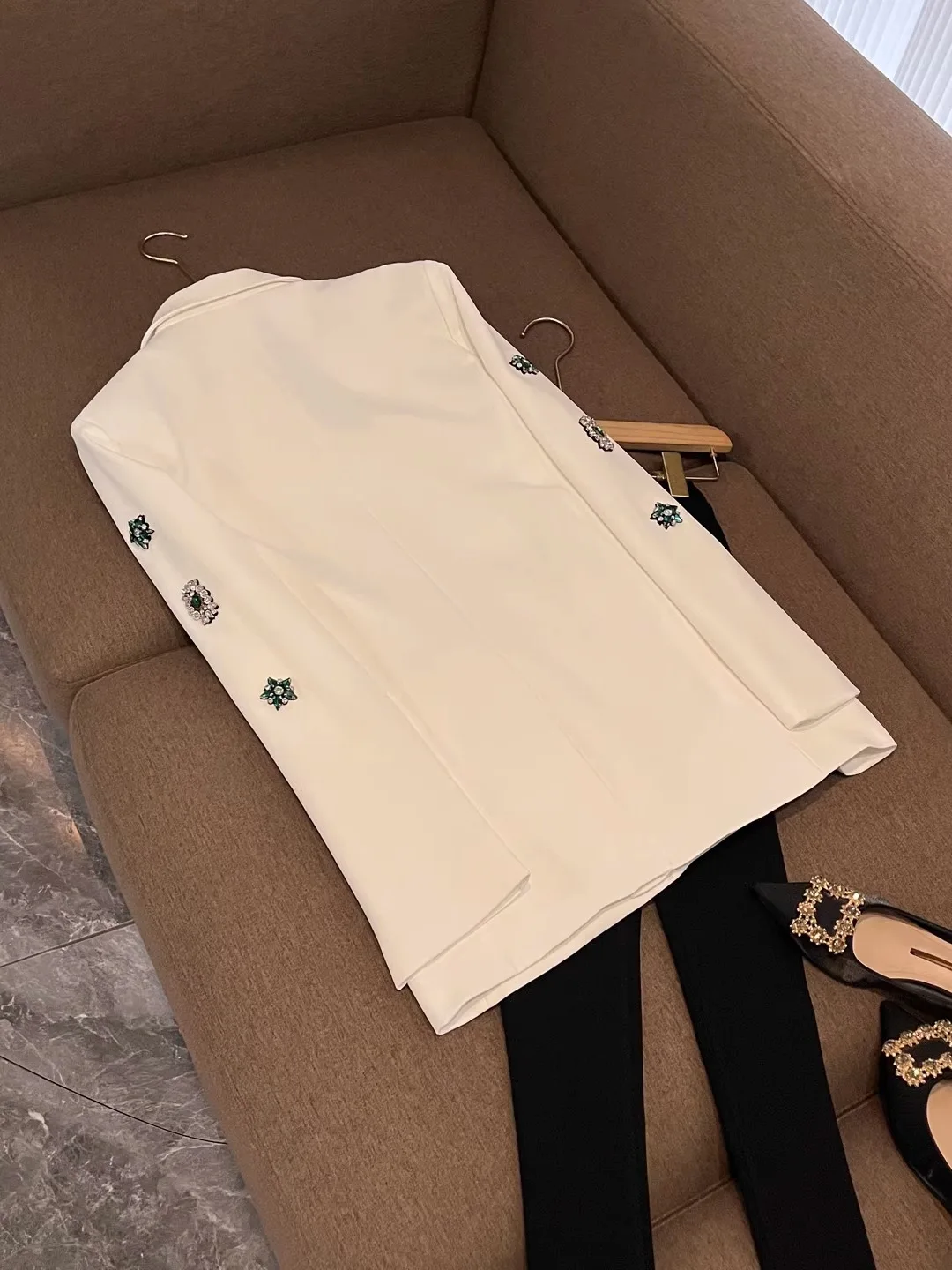 スリム効果 ダイヤモンド埋め込み パッチワーク ストレート ルーズ アウター 2025 初秋 新作 レディース スモールスーツ X76 Ele Sl...