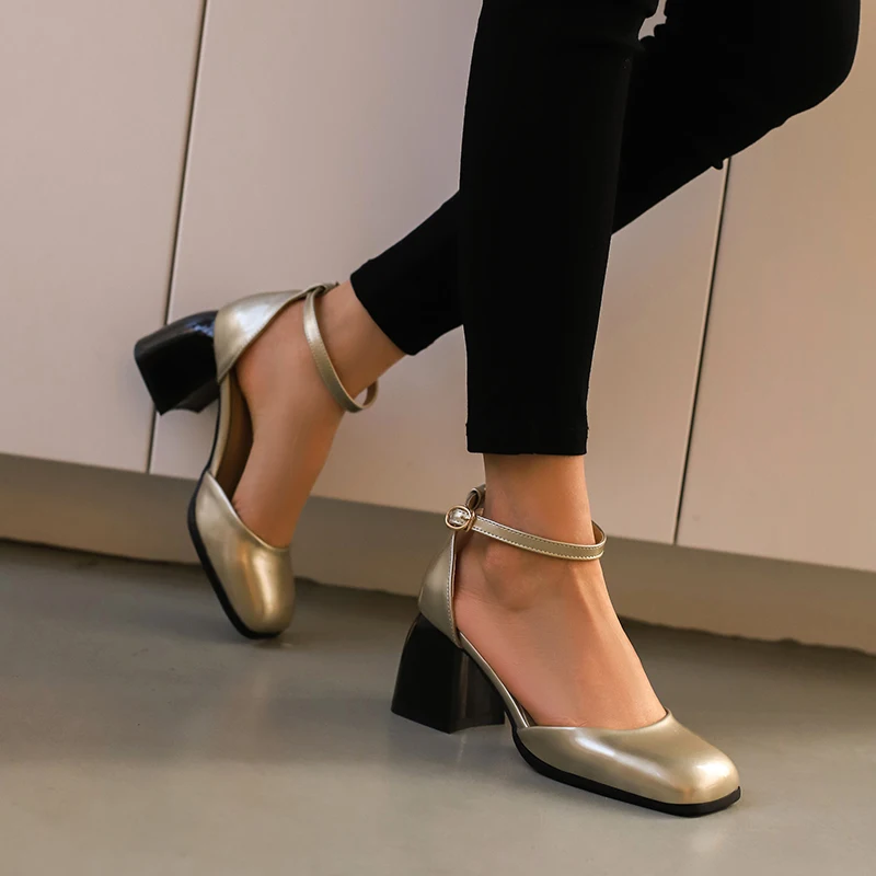 حجم كبير لامعة براءات الاختراع والجلود جولة تو كعب سميك جوفاء التدريجي ماري جين أحذية الكاحل مشبك لطيف الحلو الفتاة أحذية عالية الكعب