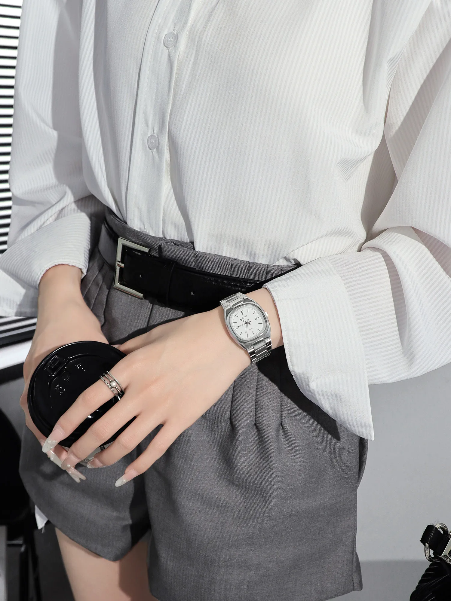 2026 New Watch Women's Light Luxury Calendar Design Watch High Quality Simple Temperament Steel Band Quartz Watch Gift for Women