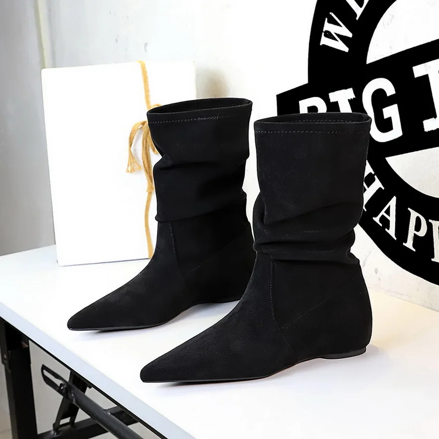 

2025 new Autumn Fashion High Quality Pointed Toe Vintage Ankle Boots Sexy Thin Low Heel Women Warm Knight Slip On Party Shoes