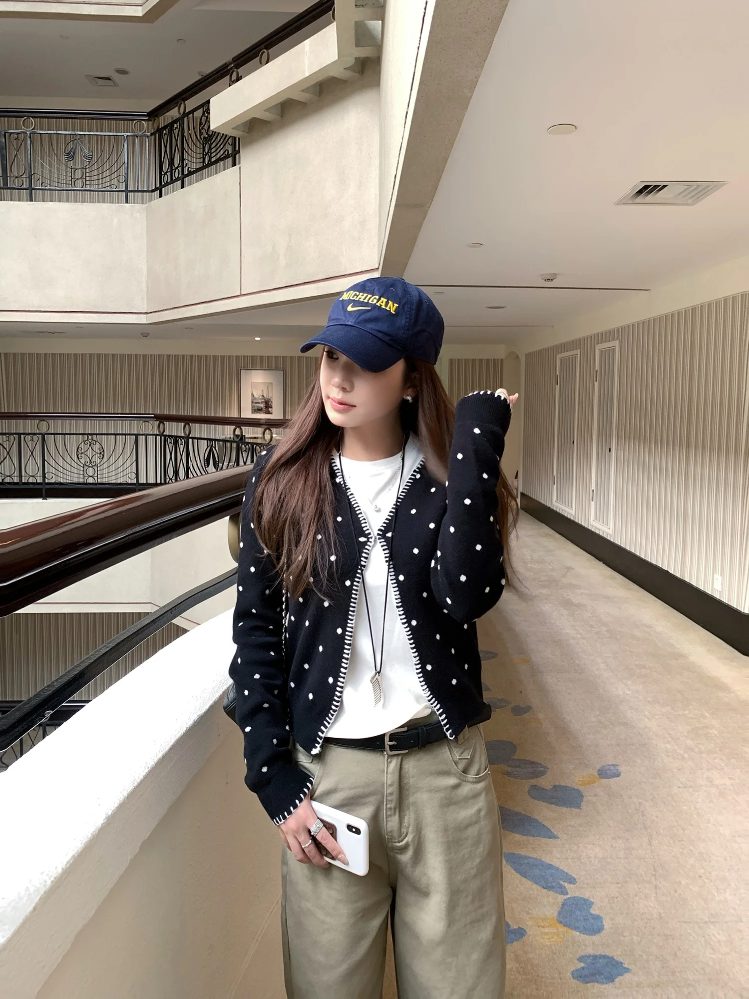 

Bla Polka Dot Knitted Sweater V Ne Women's Sle Y Studio Korean Faion Autumn 2025 Open Cardigan Girl Sensation
