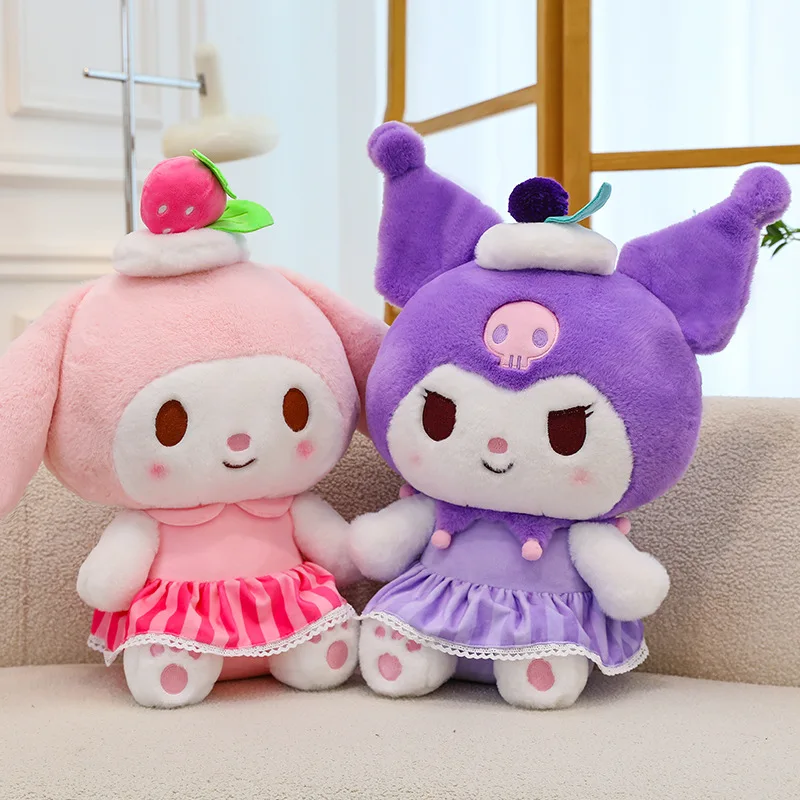 Boneka empuk Sanrio 30CM Melody stroberi lucu boneka buah Kuromi anak-anak bantal lembut hadiah ulang tahun Natal