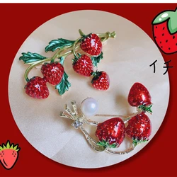 Sweet Red Strawberries Fruit Brooch Pins for Women Girls Fashion Grape Crystal Enamel Wedding Party Coat Dress Jewelry Gifts