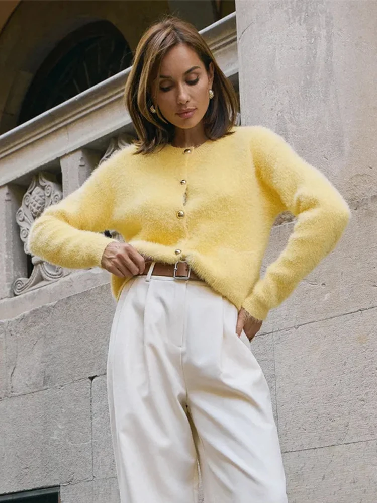 سترة بأحرف صفراء للنساء برقبة دائرية وأكمام طويلة فضفاضة محبوكة سترات نسائية جديدة أنيقة وأنيقة لعطلات الخريف في الشارع #6