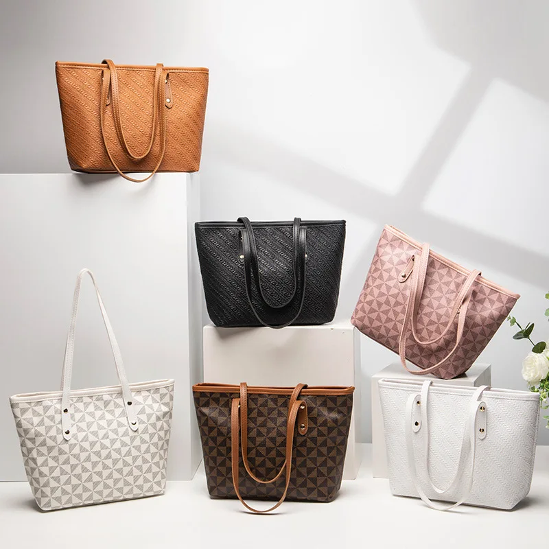 Trendy and Versatile Large Capacity Handbag with Triangular Printed Zipper Tote Bag, Retro Mommy Bag, Stylish Handbag image 6