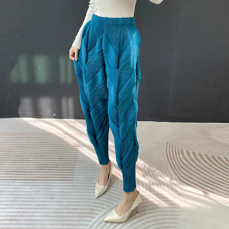Miyake Pleated 2026 Spring/Summer Calf Pants Loose Pleated Pants Three-dimensional Comfortable Silky Pleated Clothing Pleats