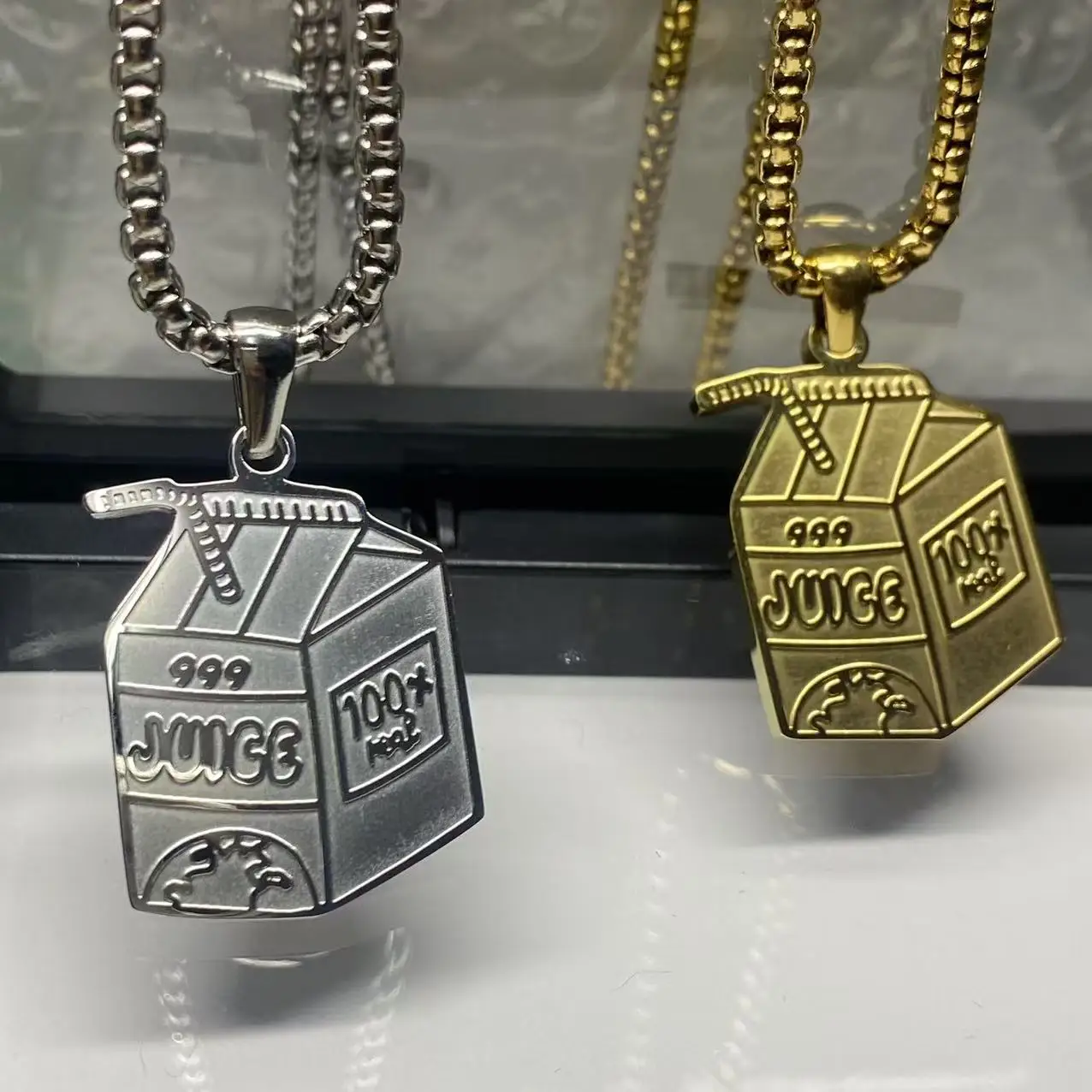 Hip Hop Pendant Necklace Singer Rapper Letter Name Chain Necklace Fans Memorial Jewelry Gifts for Men Women Accessories