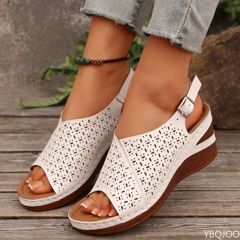 

2025 New Fashion Thick Sole Beach Shoes Hollow Breathable Wedge Sandals for Women Summer Woman Peep Toe Platform flat shoes