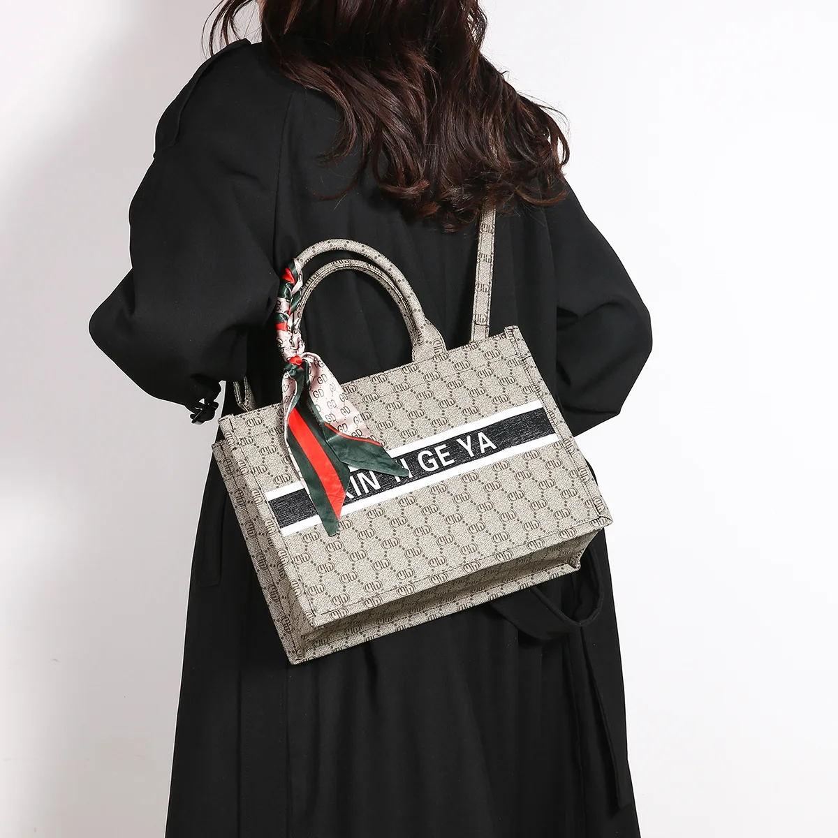 

2025 Новая большая сумка премиум-класса — женская портативная сумка большой вместимости, элегантная и профессиональная, необходимая для работы и путешествий