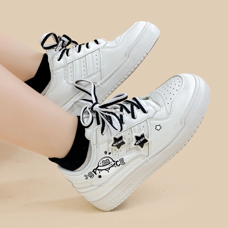 Amy and Michael Cute White Sneakers Lovely Girls Students Casual Flat Tennis Shoes Female Women Breathable Low Top Trainers