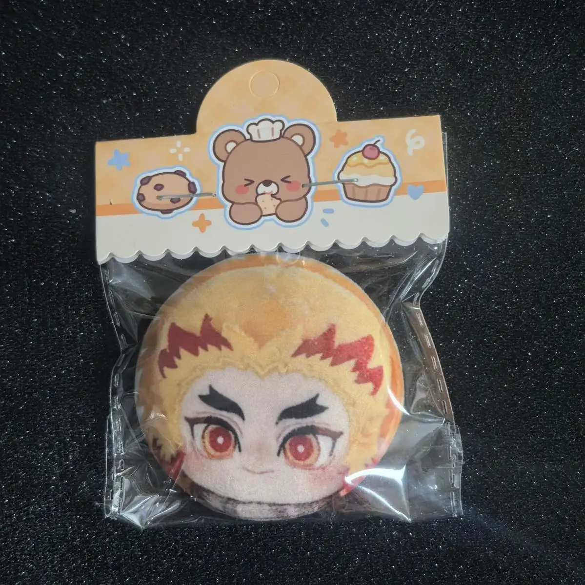 Demon Slayer Cartoon niedliche, bezaubernde Merchandise-Abzeichen, Plüsch-Pins, Schmetterling Shinobu, Muzan, Ichiro, Giyu, Tanjiro Brustpins – Detail 9