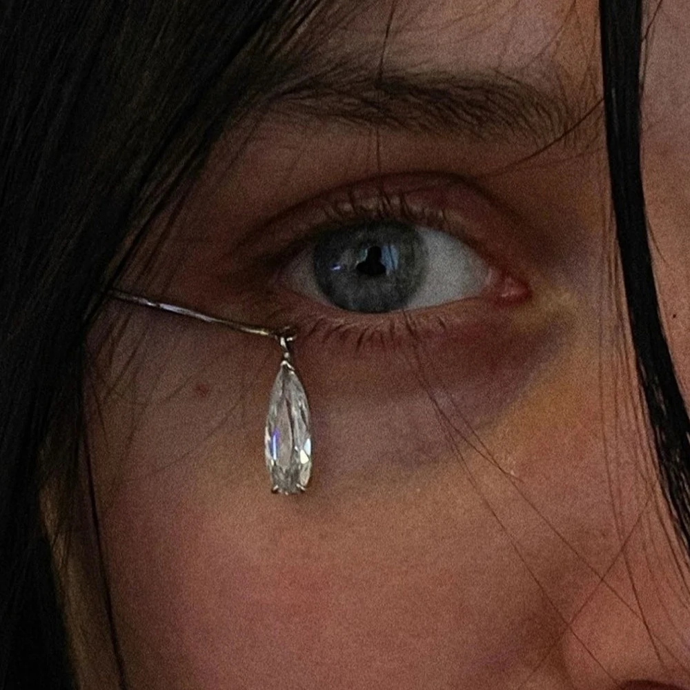 

Unique Face Tear Drop Ear Hook Single Crystal Dangle Under Eye Pendant Creative Cyberpunk Cosplay Photoshot Jewelry
