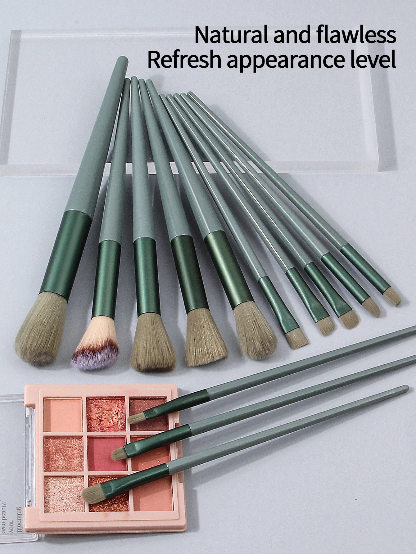 تتضمن مجموعة فرش المكياج عالية الجودة مكونة من 14 قطعة غطاء فرشاة الوجه متعدد الوظائف وحقيبة تخزين بسيطة ومحمولة #4