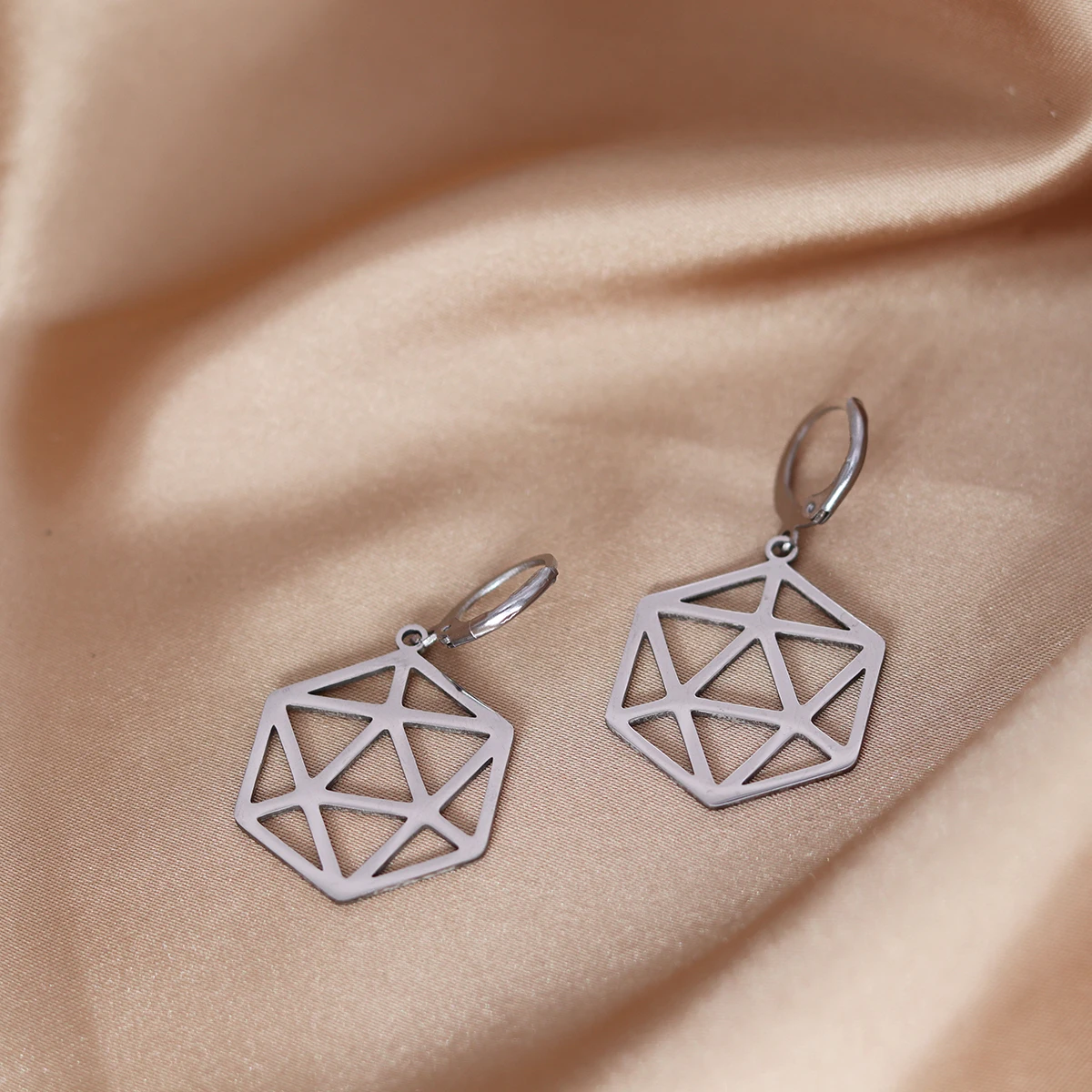 Kinitial Stainless Steel Polyhedral Dice Drop Earrings Women Geometric Jewelry Dungeons Dragons Earrings