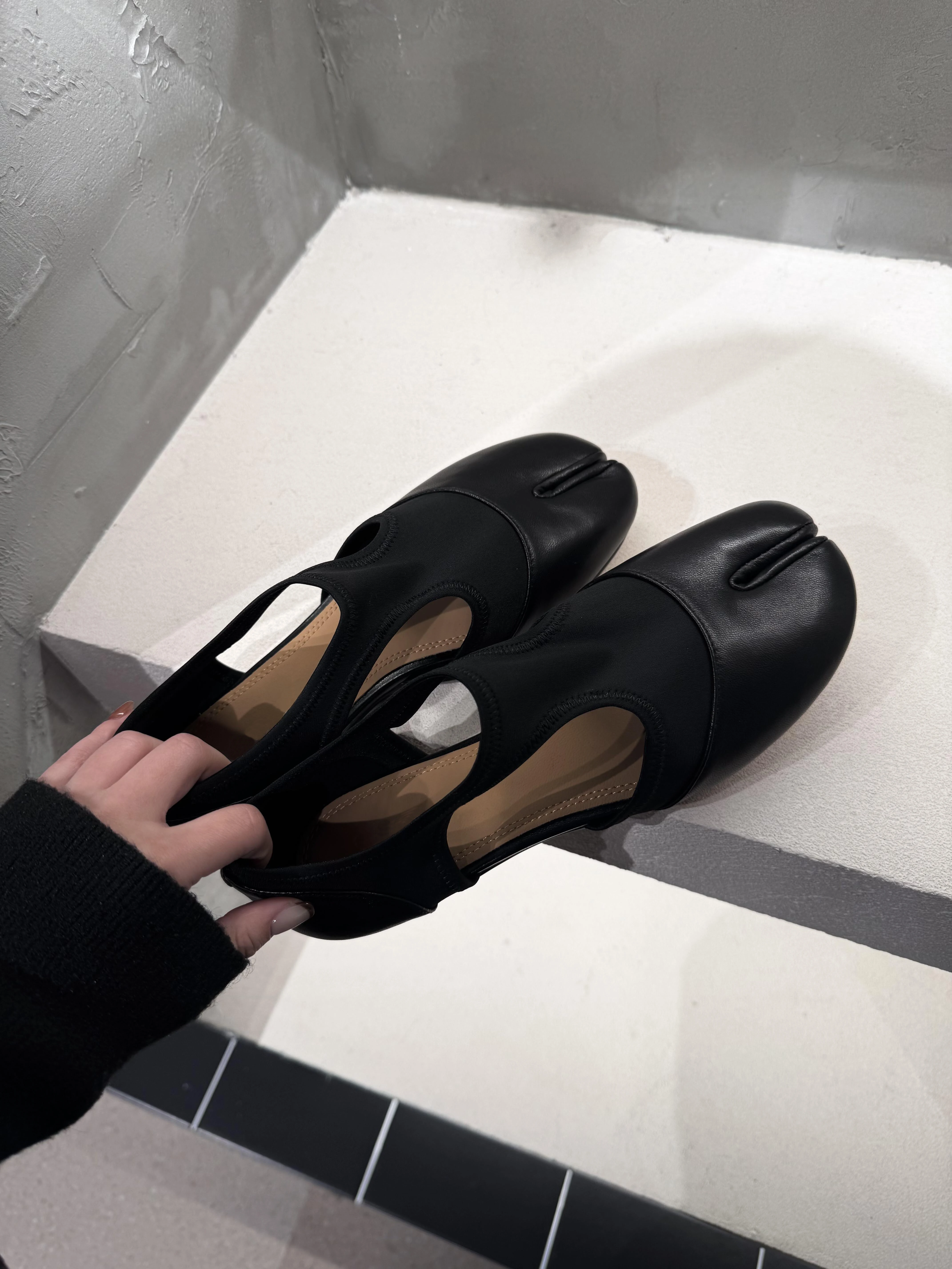 women's-ballet-flat-shoes-leather-sheepskin-version-side-empty-splicing-toe-pig-hoof-shoes-korean-style-versatile-flats