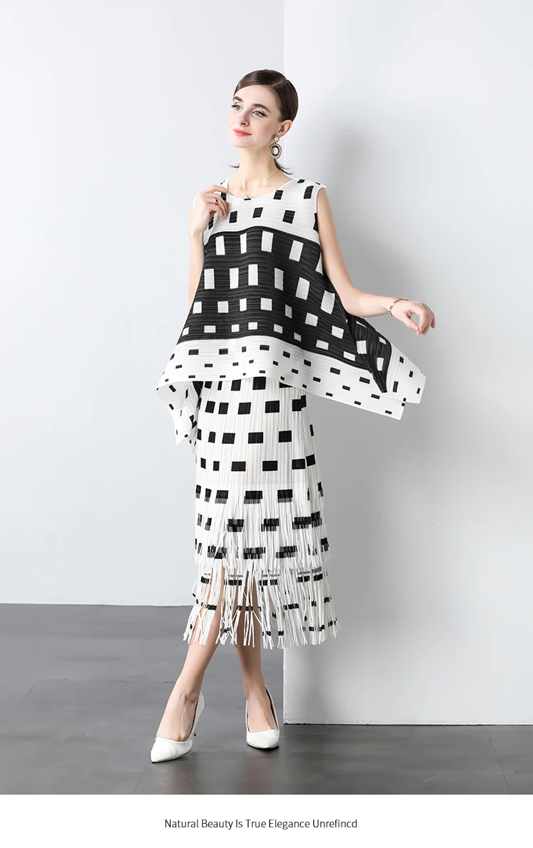 2025 Summer New Pleated Print Set with Loose Sleeveless T Shirt and Double Layer Fringe Skirt