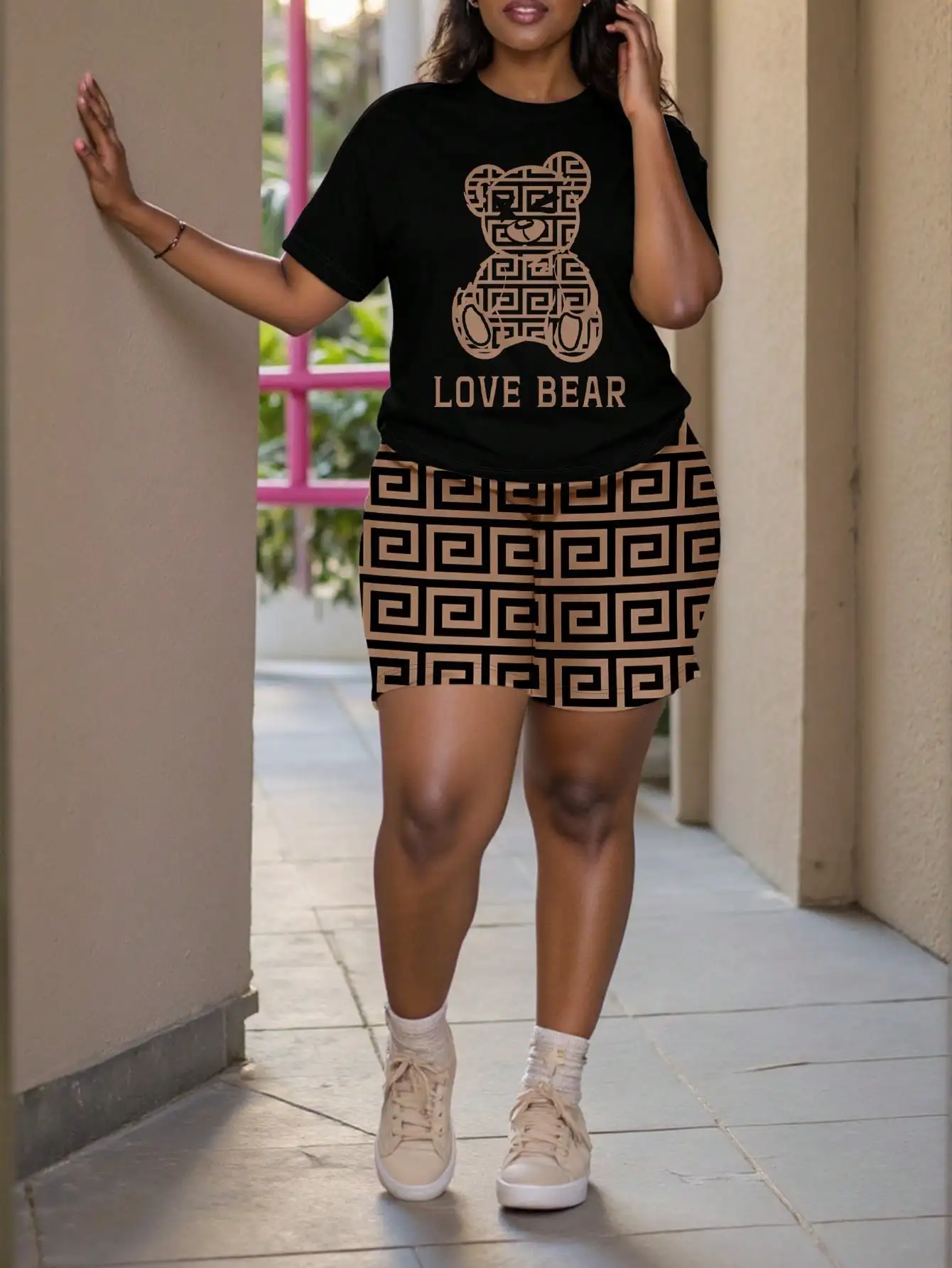 Set di 2 t-shirt e leggings corti con grafica Love Bear da donna, completo estivo casual abbinato