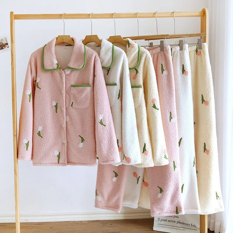 

2023 Winter New Arrival Warm Flannel Lapel Pajamas Set Tulip Printing Coral Fleece Thick Sleepwear Women Casual Loose Loungwear