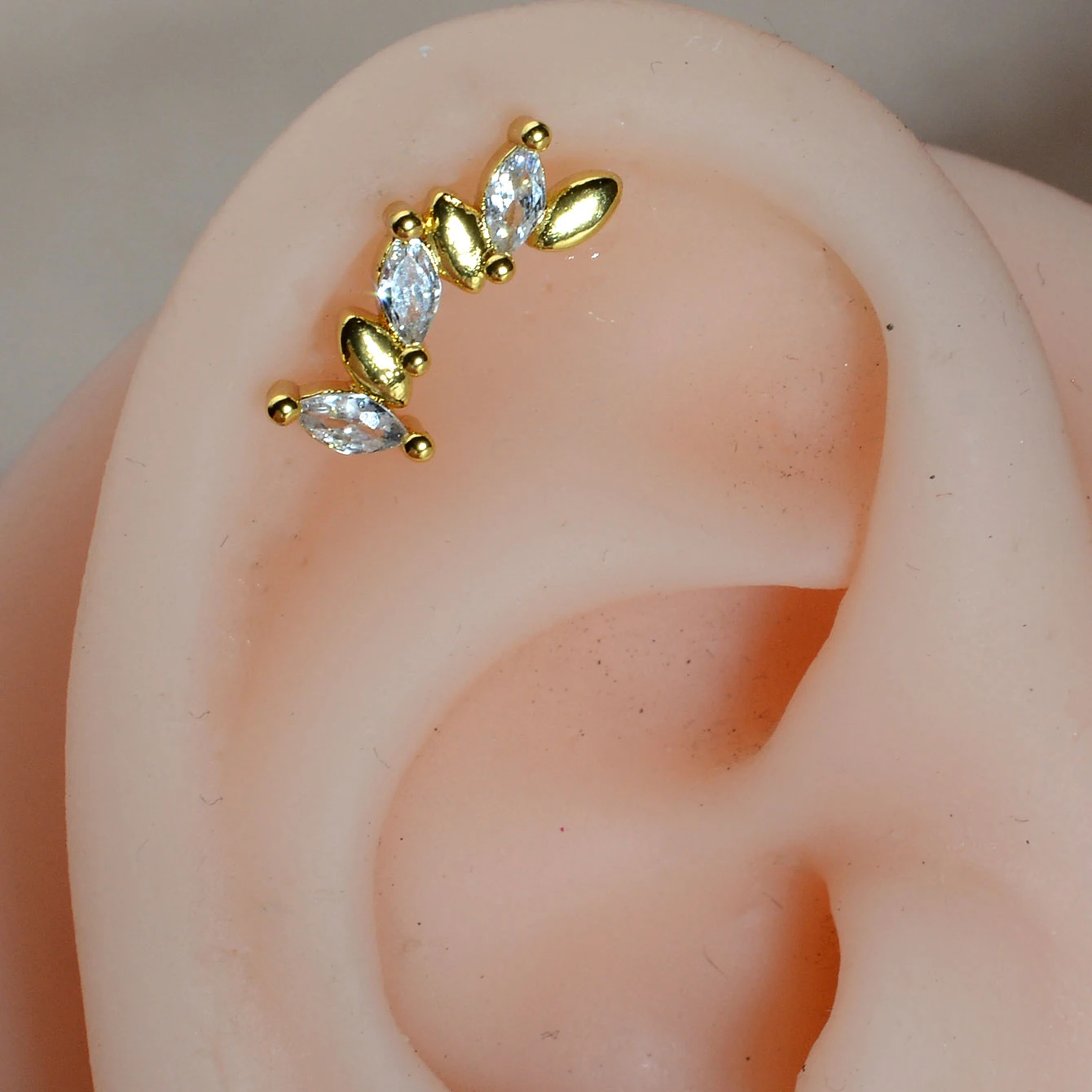 1PC Stainless Steel Star Flowe - Tragus Flat Back 评论和价格