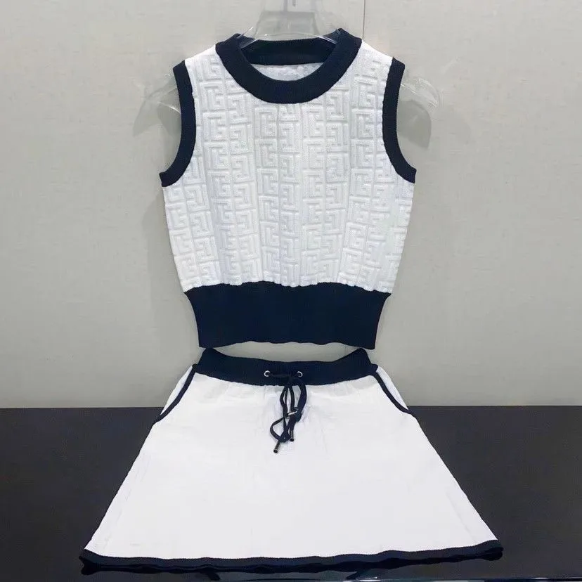 

Женский комплект для гольфа без рукавов: летний спортивный костюм для активного отдыха с юбкой-брюками (приятный к фигуре и скромный)