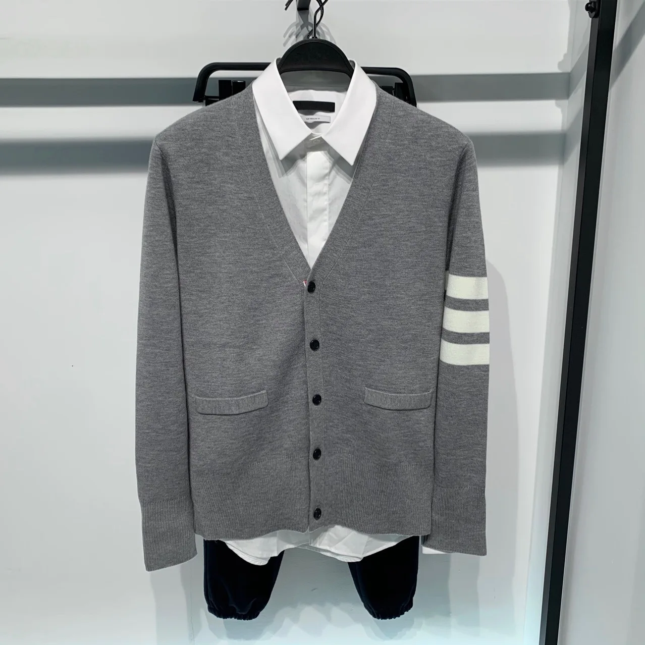 

Faionable V-Ne Knitted Cardigan Youth Casual Wear Autumn Winter Men's Clothing Korean Sle Leisure College Sle Sweater...