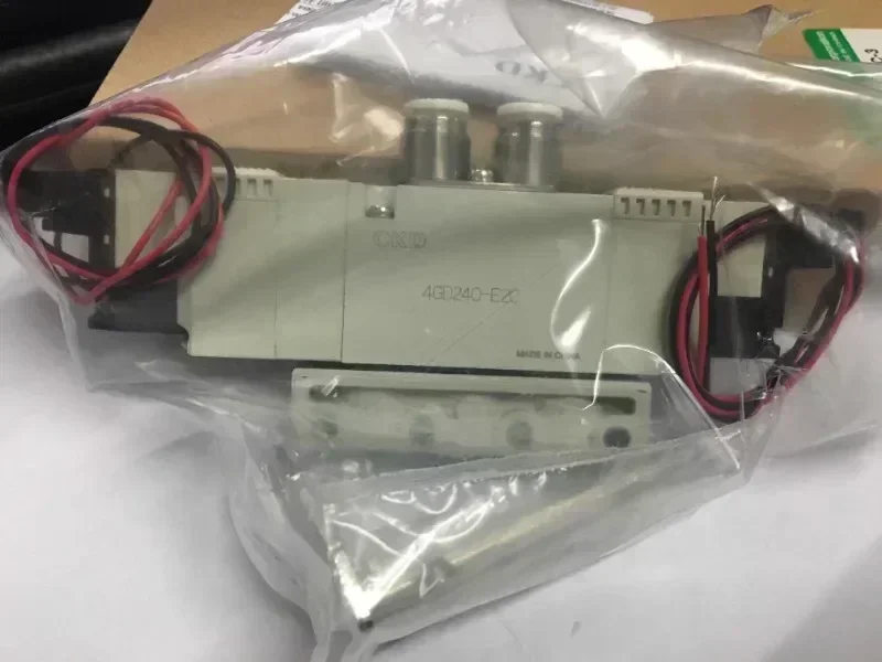 Válvula solenoide CKD 4GD240-EC2/4GD240-C6-E2PC-3 nueva