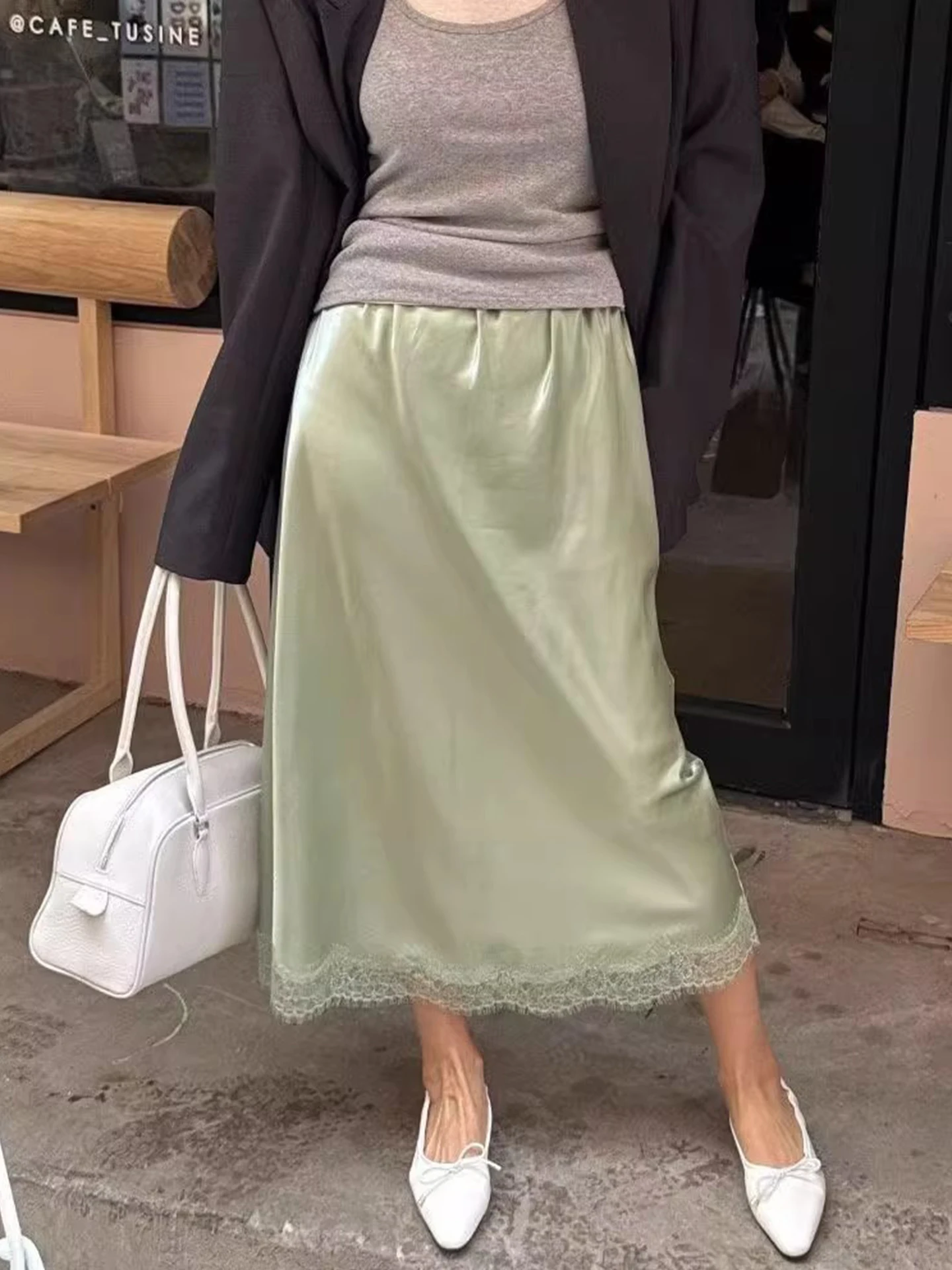 

Элегантная атласная юбка с эластичным поясом для женщин, новая весенняя коллекция, универсальная, с кружевной отделкой, средней длины, прямого кроя, удобная для повседневной носки