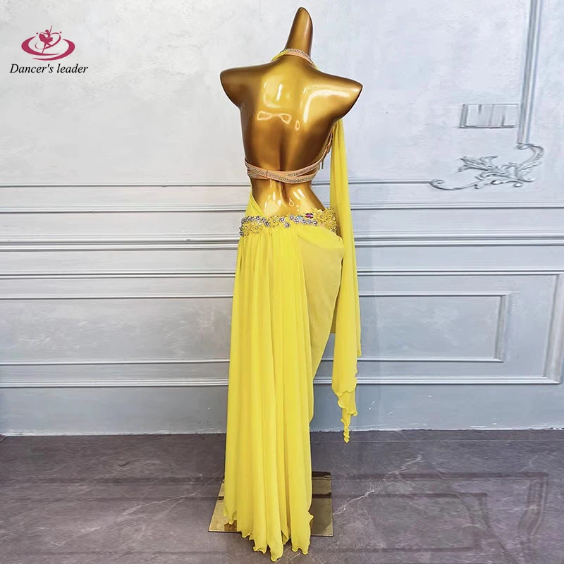 زي الرقص الشرقي حجر الراين الإناث الكبار الراقية معلقة الرقبة الجوف شق تنورة طويلة أداء السامبا فستان فلاش عالية