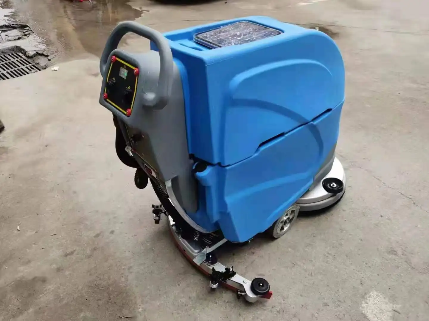 530 lavapavimenti a spinta