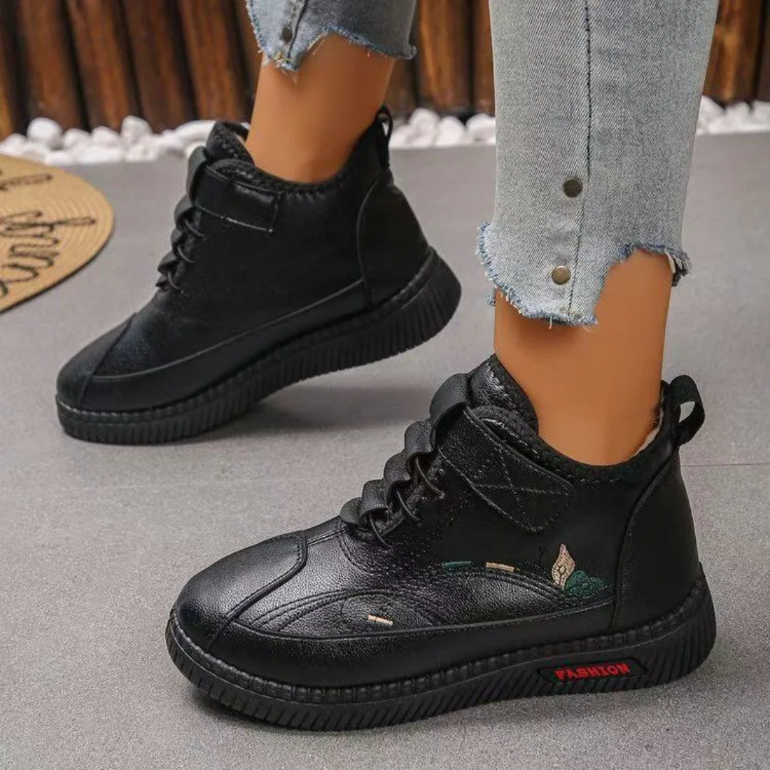 2025 autumn winter warm cotton boots, plush soft non slip sole, comfortable low cut women's snow boots