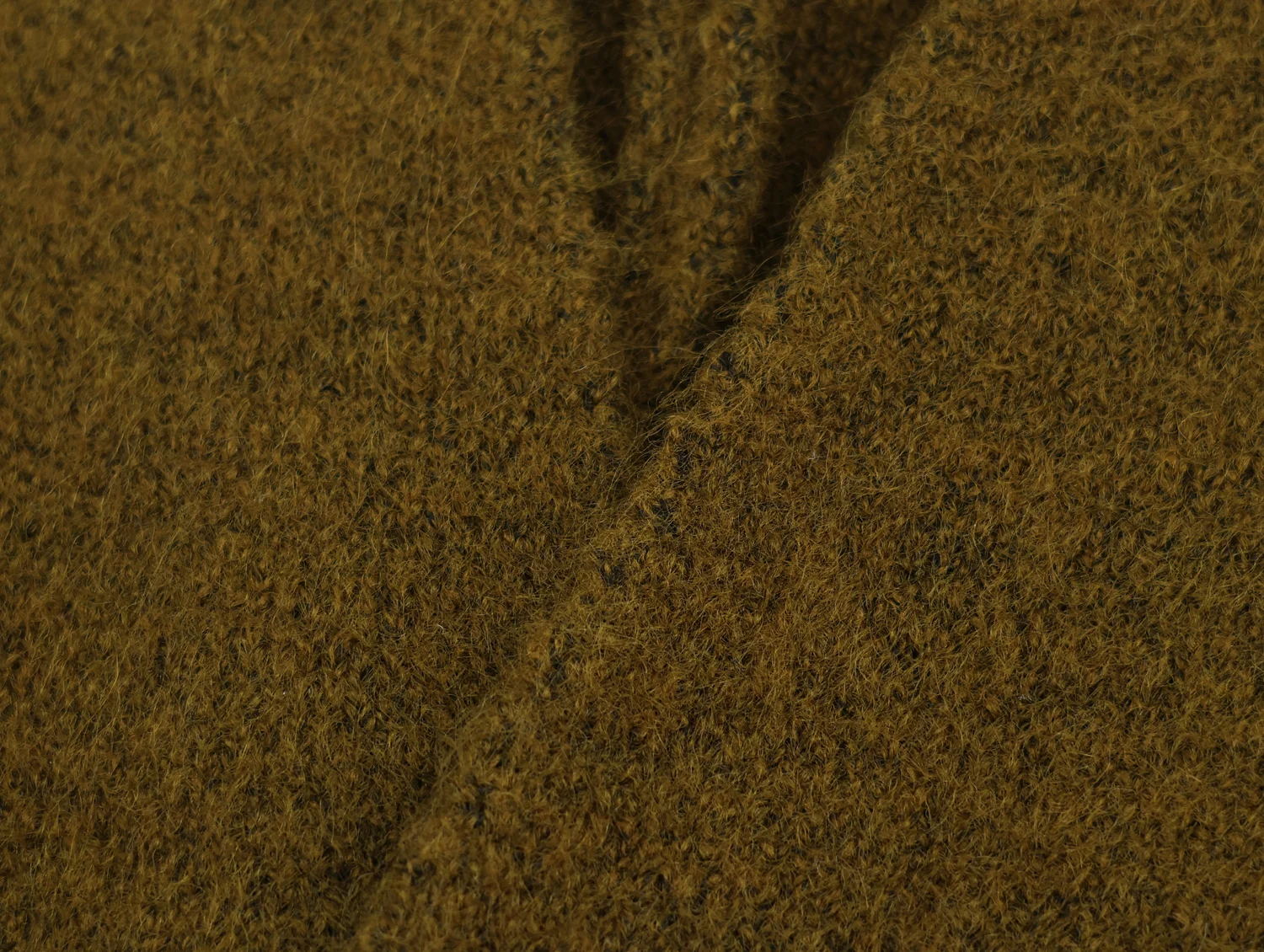 새로운 여성 의류 유럽과 미국 스타일의 세련되고 심플하며 다재다능한 주름 짧은 소매 니트 스웨터