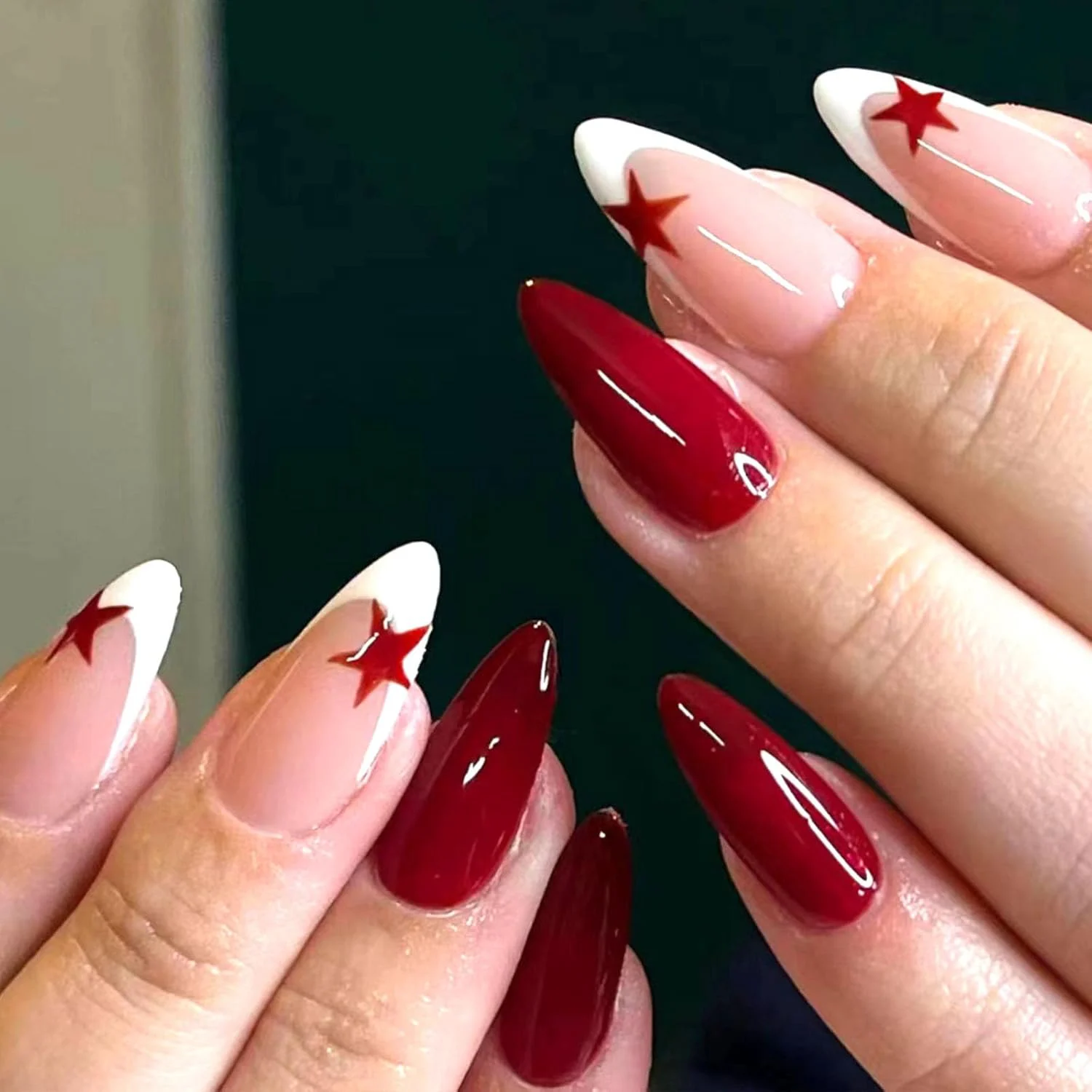 24pcs White French Pointed Medium Almond Shaped Fake Nails With Red Star Design, Fully Covered Fake Nails, Acrylic Fake Nails