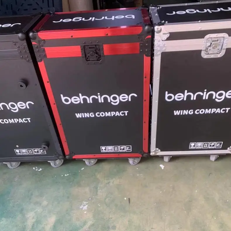 Beringer WING COMPACT Driedeurs Air Box Kast Chassis Console Box