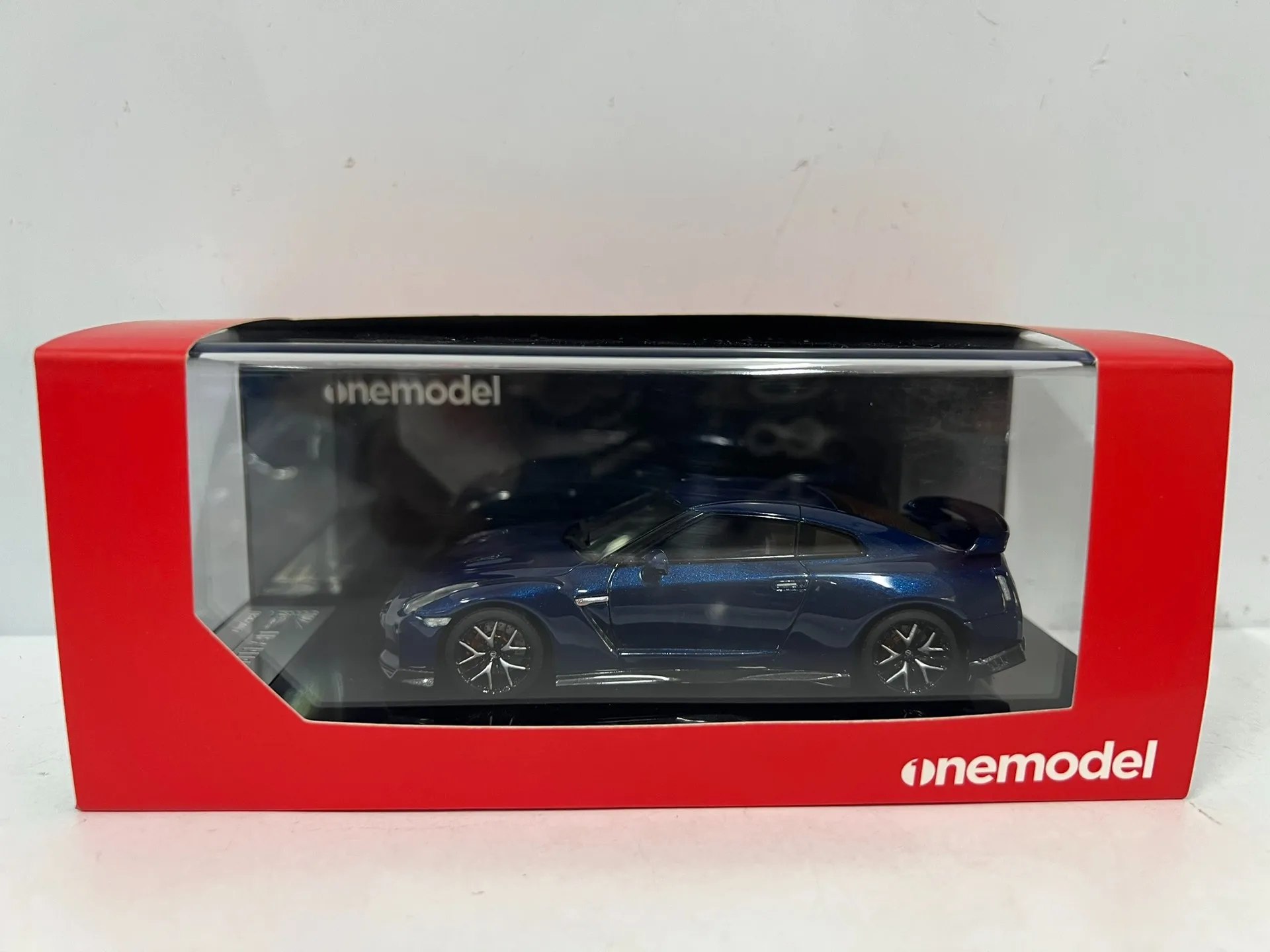 

Литой под давлением Onemode, масштаб 1/43 GTR35, 2017, конфетная краска, модель автомобиля из смолы, Коллекционная игрушка, подарок, сувенир, украшение для дисплея