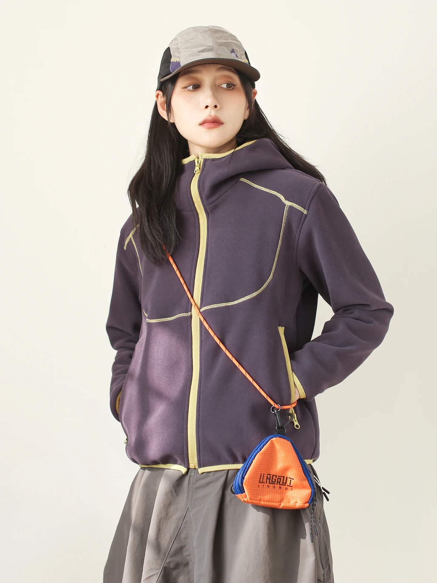 

Женская повседневная куртка-флис для осени и зимы, теплая толстовка для походов, с капюшоном, ветрозащитная, из полиэфирного волокна