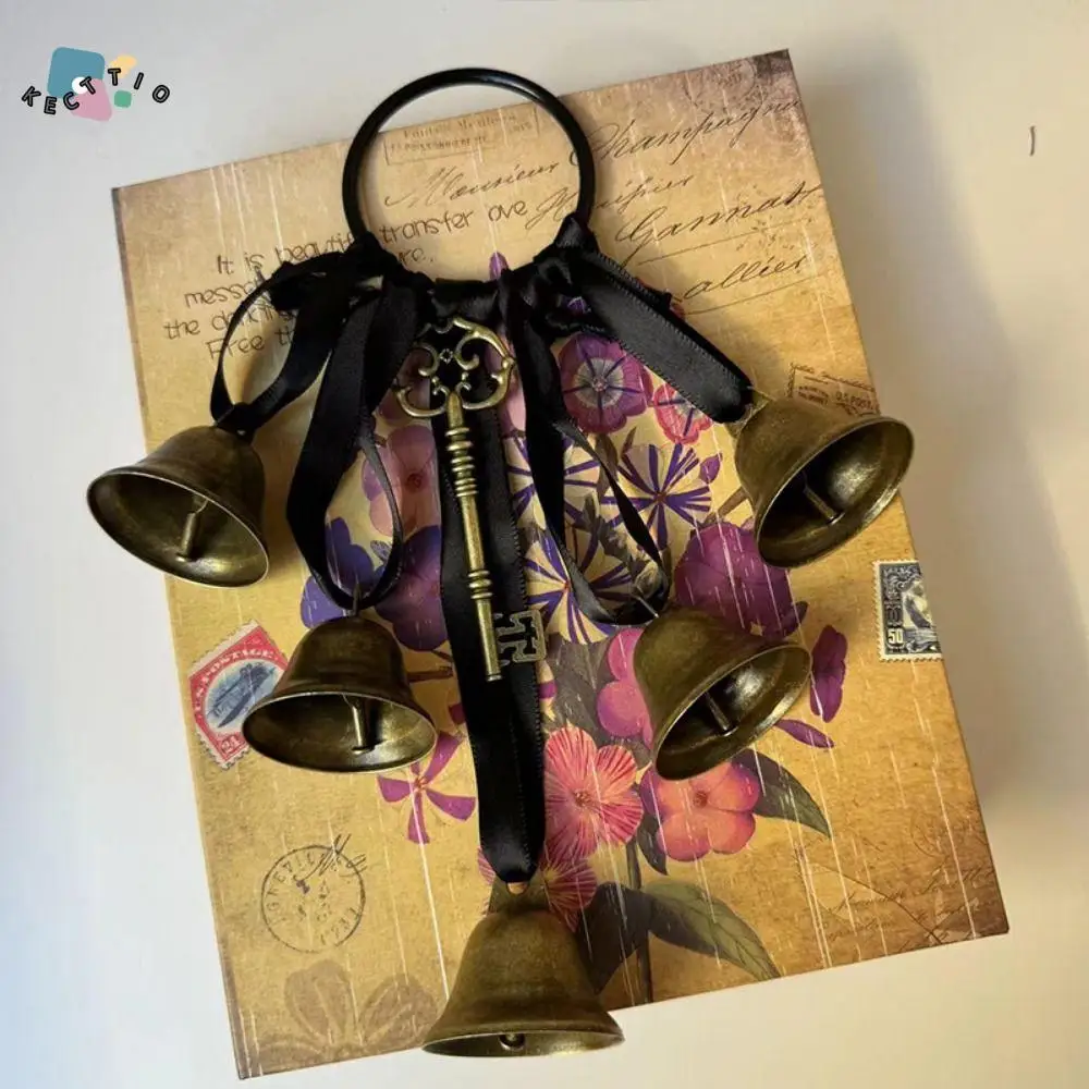 

Retro Handmade Witch Wind Bells Novelty Good Luck Prayer Bell Wind Chime Magic Key Pendant Home Decor