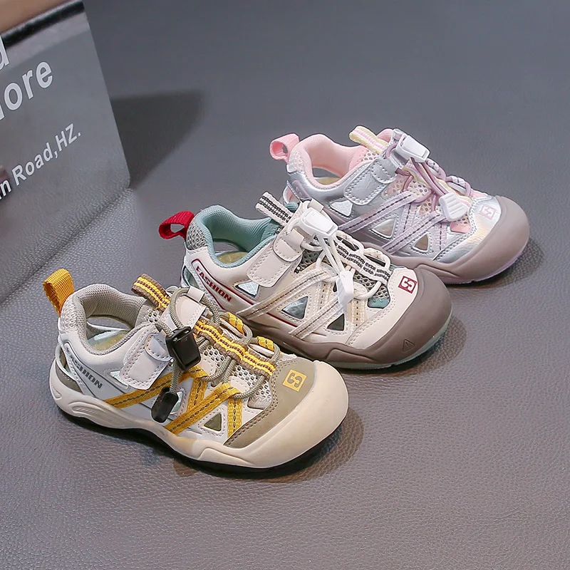 

Outdoor Kids Athletic Shoes Open Vent Layout Deep Grip Sole Shock Resistance for Running and Outdoor Field Activities