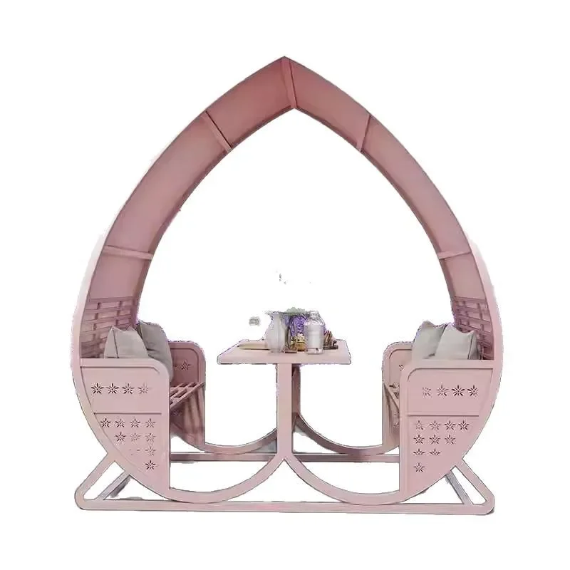 

Creative metal large love tables and chairs outdoor wedding shooting props Internet celebrity attractions clock in decorative ta