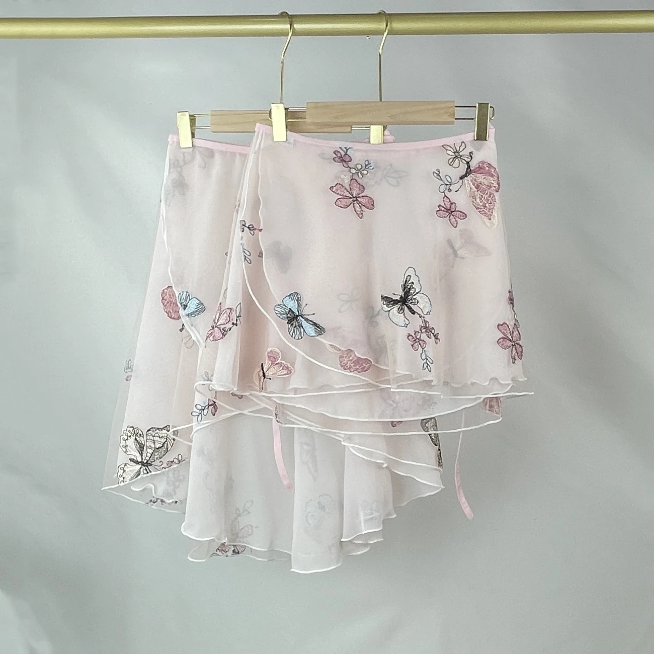 Costume de danse de ballet personnalisé pour femmes adultes, motif brodé, jupe de performance d'entraînement de base, jupe courte une pièce à lacets